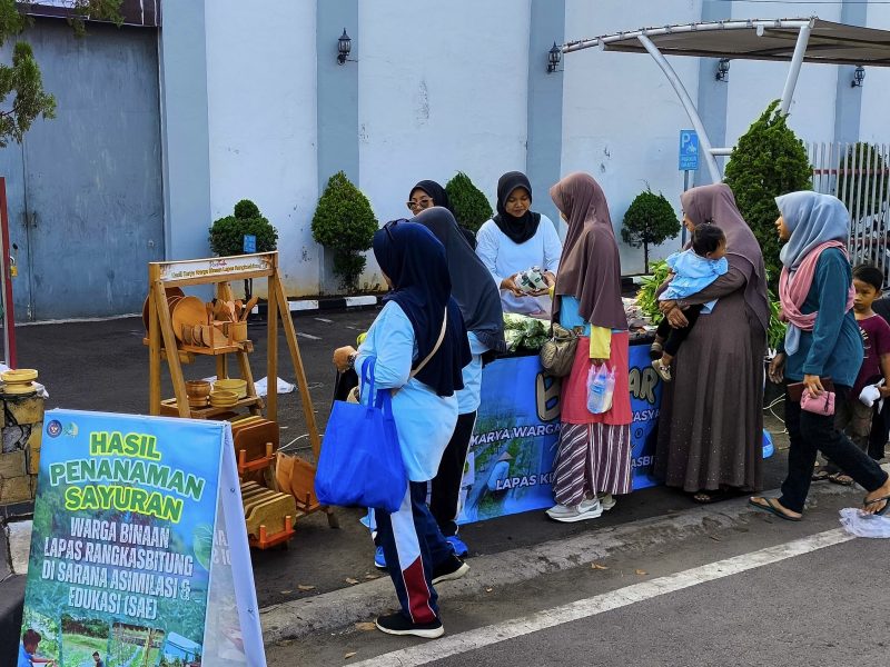 WBP Lapas Rangkasbitung Gelar Baksos di CFD, Bagikan Sayur Segar Hasil Panen Sendiri